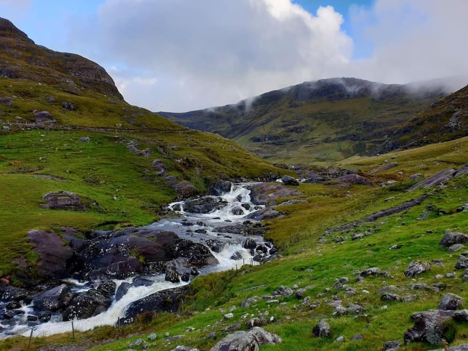 Secluded Cottage Nestled In The Beara Peninsula Killarney Exterior foto