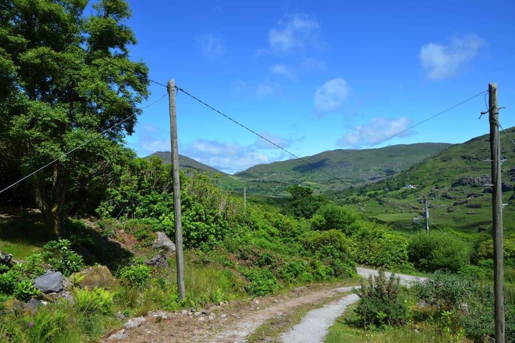 Secluded Cottage Nestled In The Beara Peninsula Killarney Exterior foto